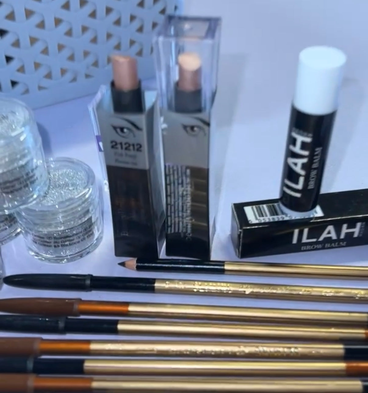 100-Piece High Street Makeup Collection Box