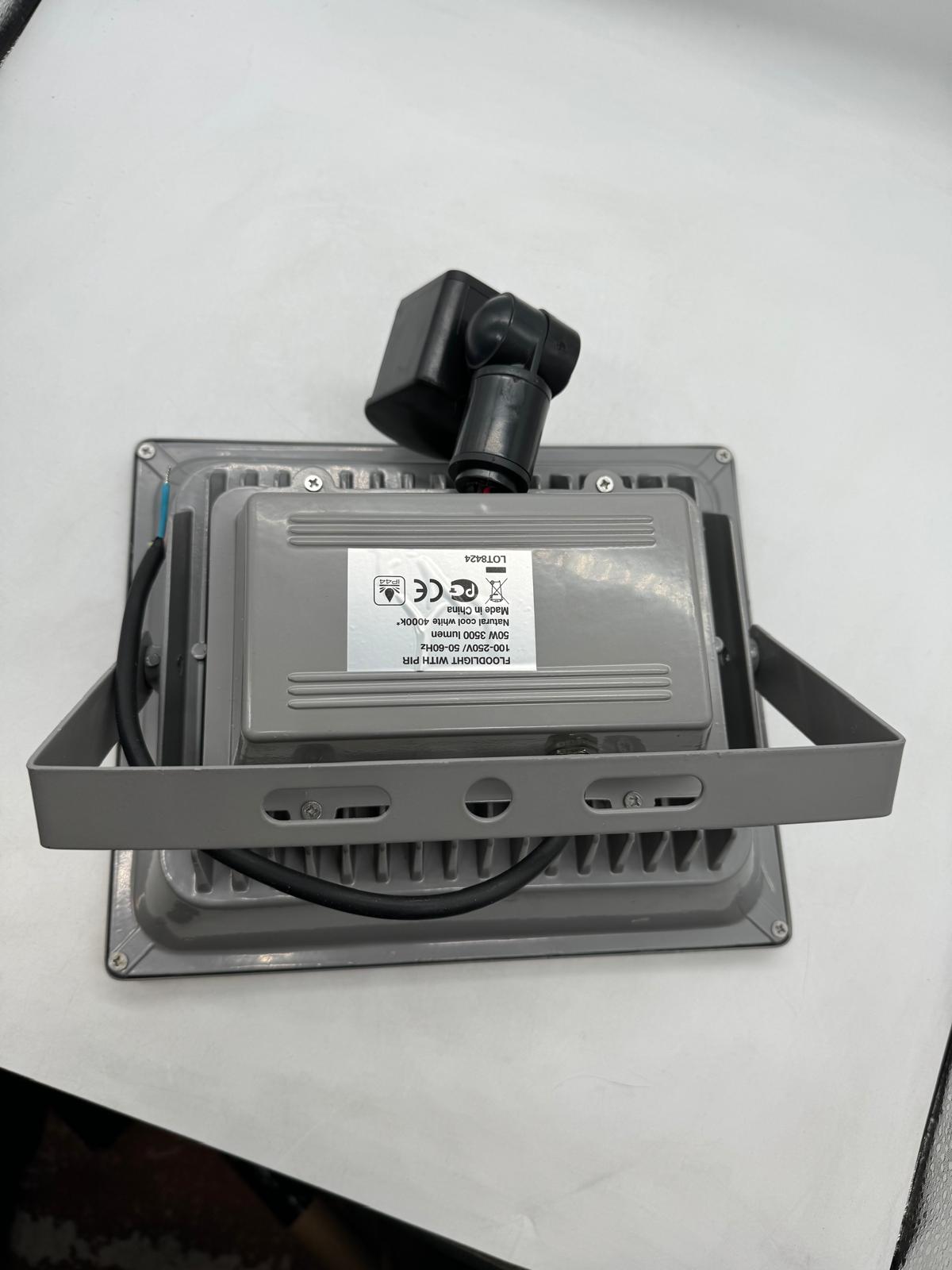 BARGAIN: Supacell 50W LED Security Flood Lights 50 Available, Minor Damage Perfectly Working 3500 lm