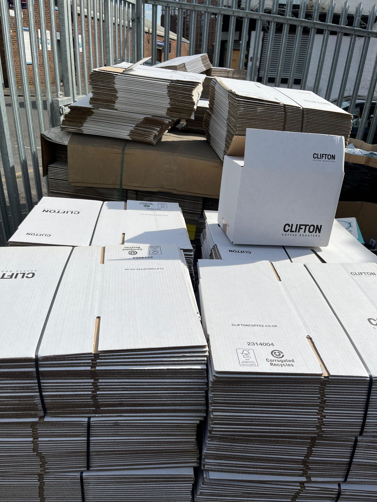 Packaging boxes parcel box Royal Mail box Amazon box 29 x 22 x 19 cm strong single wall £199