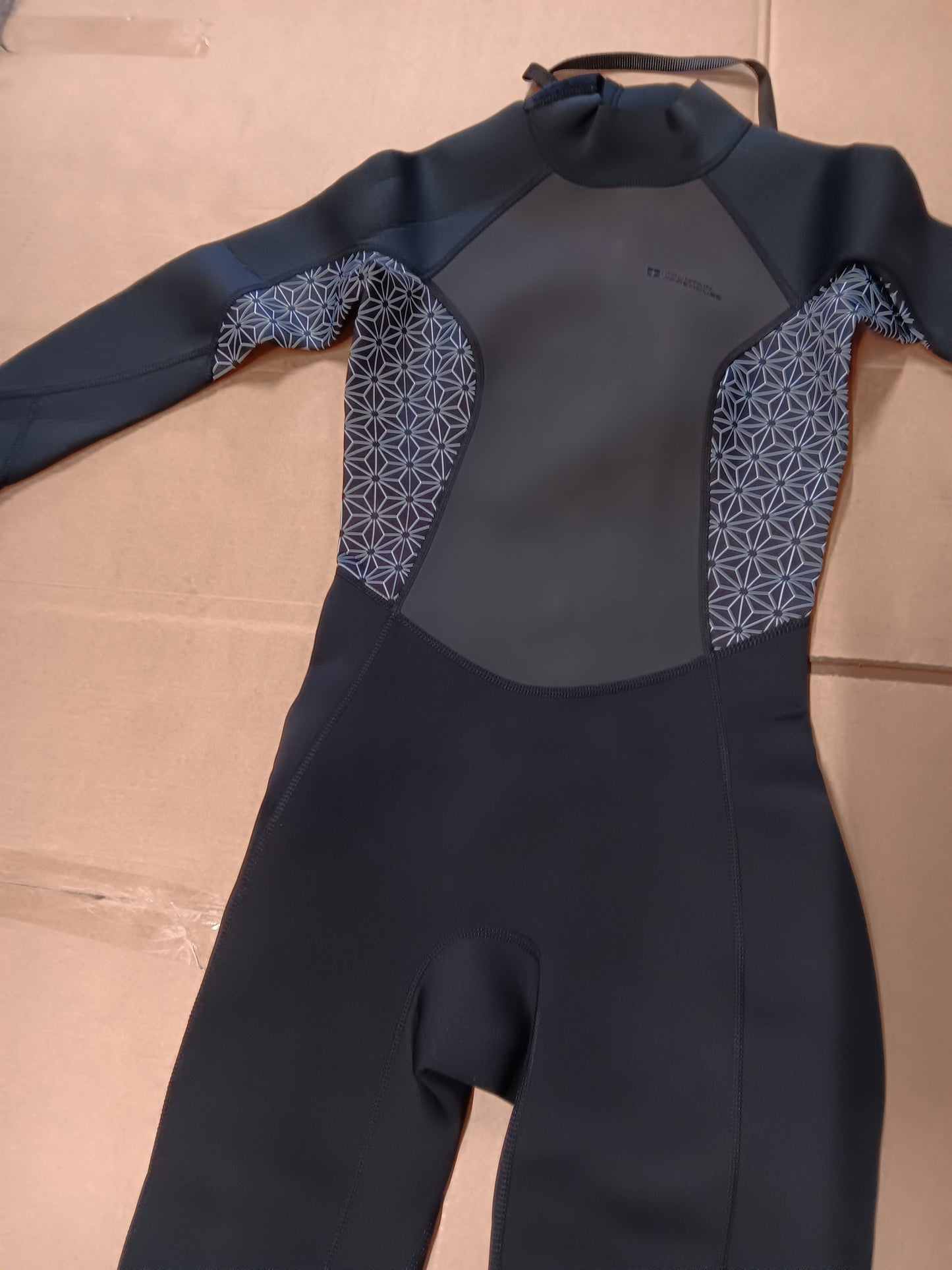 Printed Womens Full Mountain Warehouse Wetsuit SIZE 8-10. RRP £119.99 Sale price £29.99