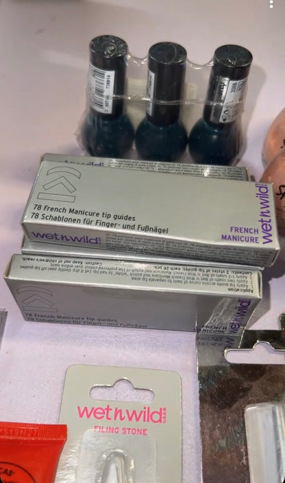 100-Piece High Street Makeup Collection Box