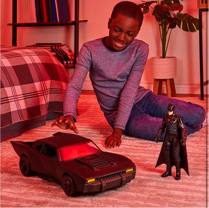 DC Comics, Batman Batmobile with 30-cm Batman Figure, The Batman Movie Collectible, Kids’ Toys for Boys and Girls Aged 4 and up