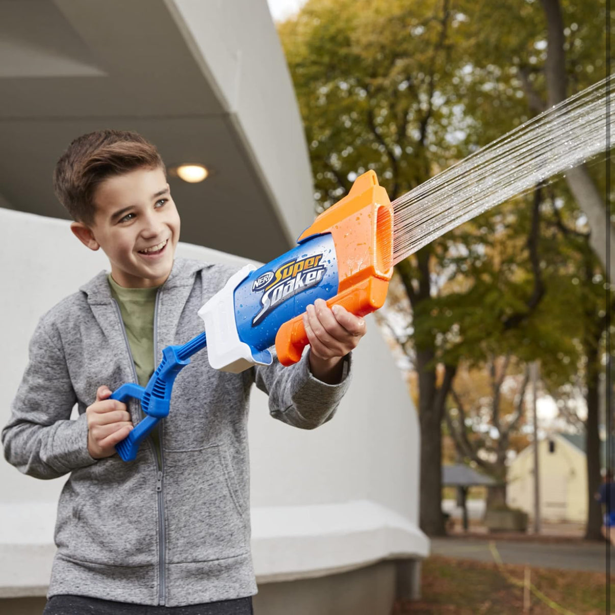 Super Soaker Nerf Rainstorm Water Blaster, Drenching Water Blast, Outdoor Water-Blasting Fun for Kids Teens Adults