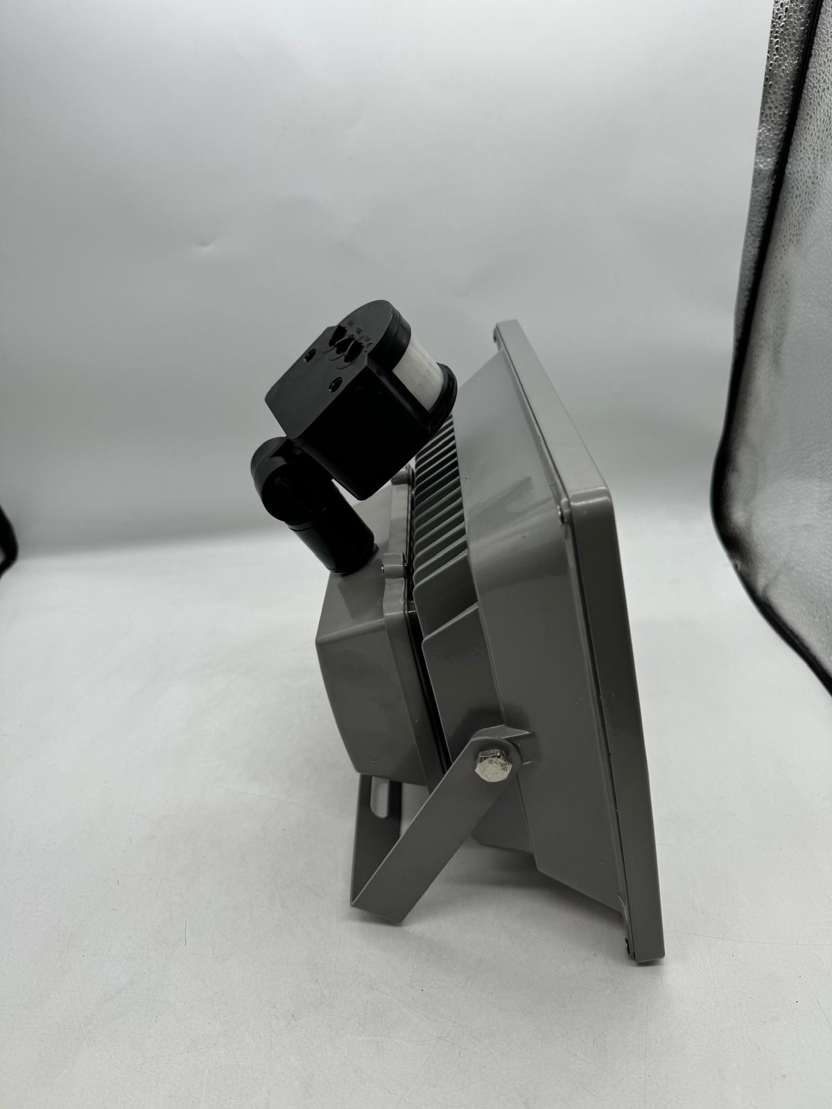 BARGAIN: Supacell 50W LED Security Flood Lights 50 Available, Minor Damage Perfectly Working 3500 lm