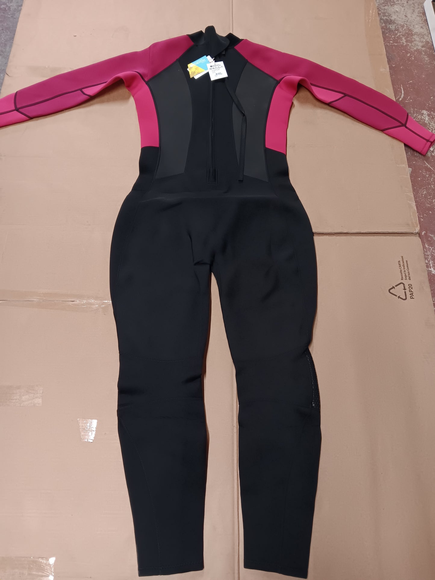 Womens Full 2.5/2mm  Mountain Warehouse Wetsuit. Size 16-18.  RRP £119.99 Sale price £29.99