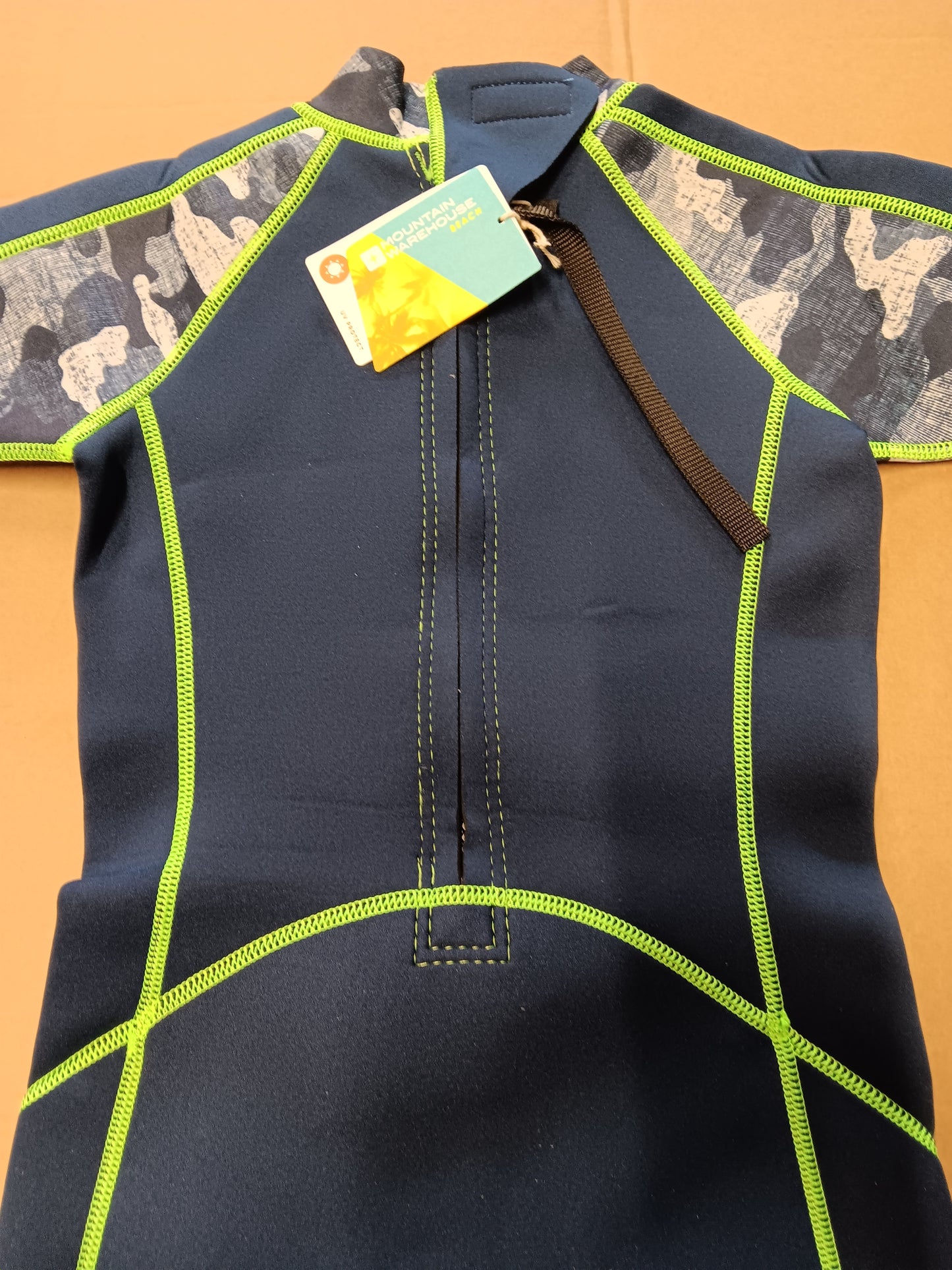 Kids Shorty 2.5/2mm Mountain Warehouse Wetsuit. Size 7-8 years. RRP £39.99 Sale price £19.99