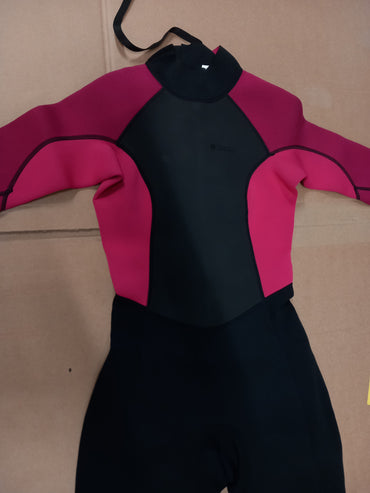 Womens Full 2.5/2mm Wetsuit. Size 8-10