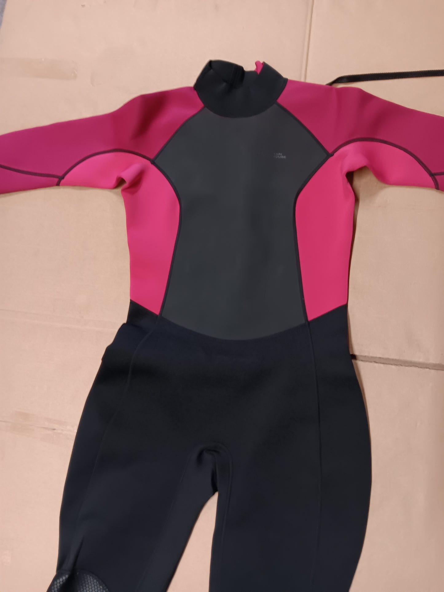 Womens Full 2.5/2mm  Mountain Warehouse Wetsuit. Size 16-18.  RRP £119.99 Sale price £29.99